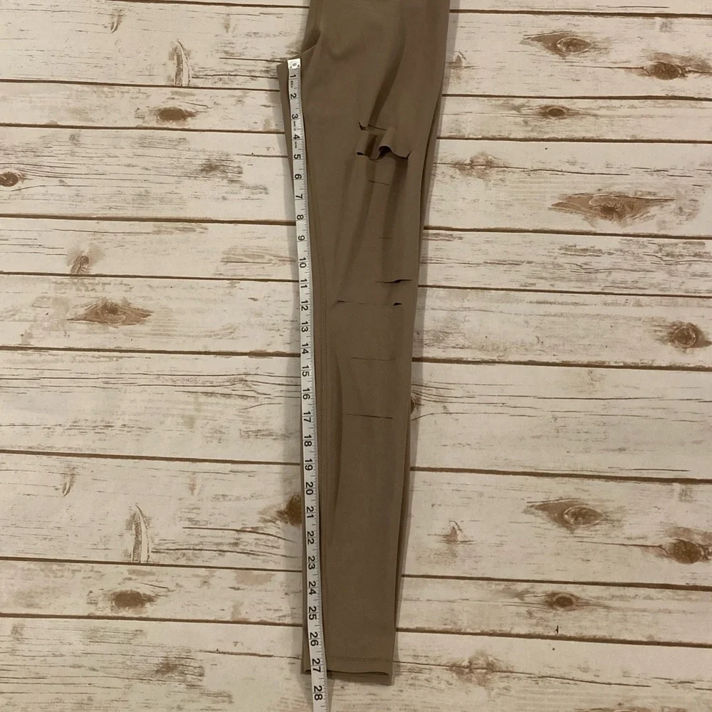 ALO YOGA HIGH WAISTED RIPPED WARRIOR LEGGING IN TAN XS
